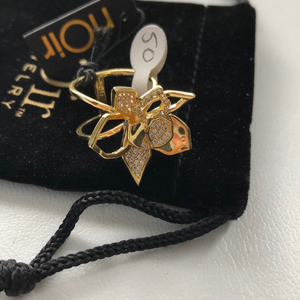 nOir flower ring